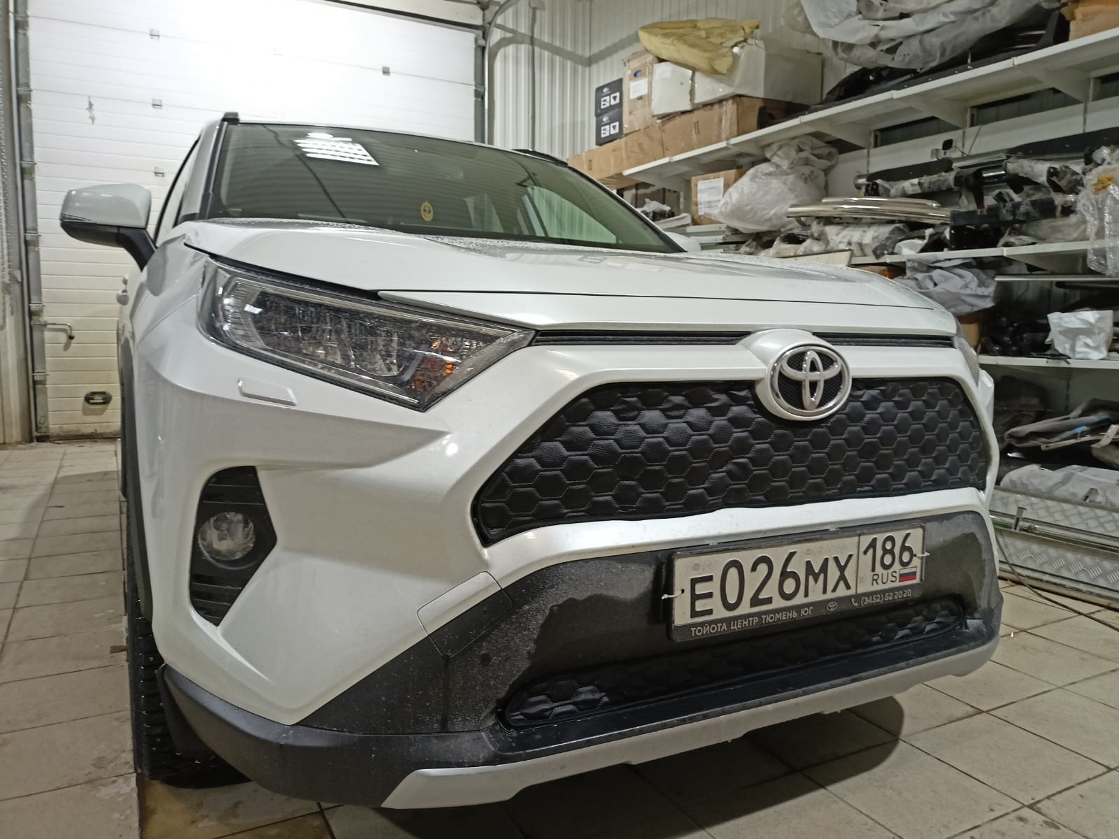 📌Утеплитель радиатора зимний с дизайном Соты-с Toyota RAV4 2018 – н.в. V  (XA50) — АвтоСтиль на DRIVE2