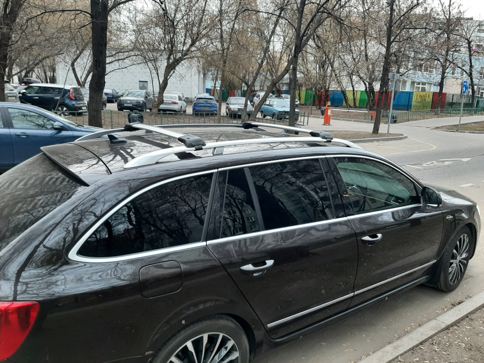 Багажник THULE + бокс THULE Motion XT XL — Skoda Superb Combi (Mk2), 2 ...