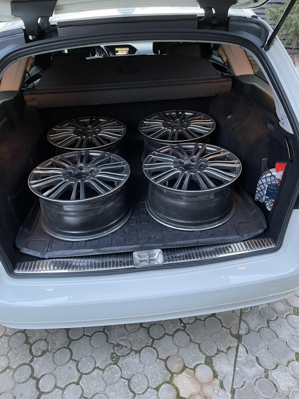 резина летняя континенталь — Mercedes-Benz E-Class Estate (S212), 2,2 л ...