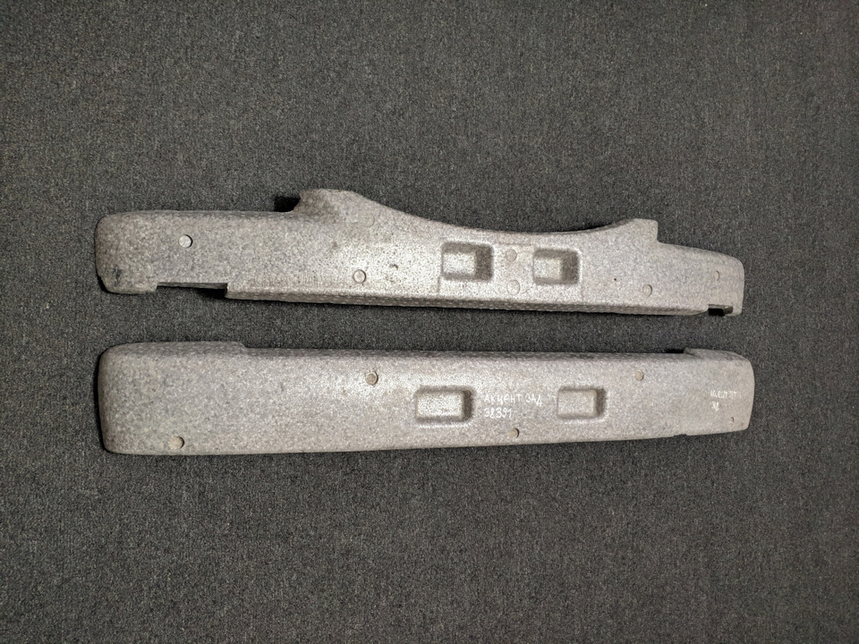 ОРИГИНАЛЬНЫЕ АБСОРБЕРЫ ПОД БАМПЕРА — Hyundai Accent (2G), 1,5 л, 2007 ...
