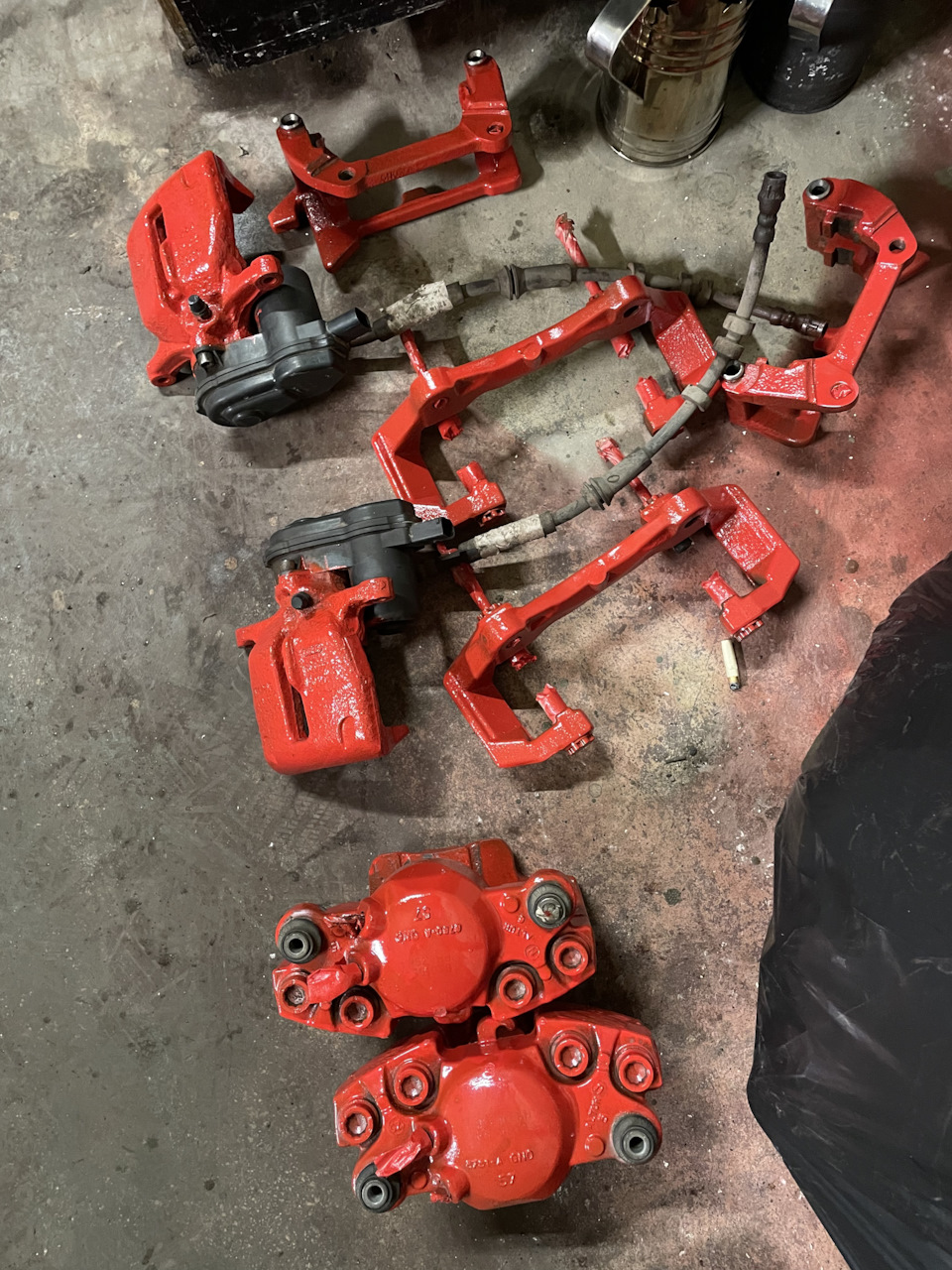 Как НЕ надо красить суппорта — Audi A5 (1G), 2 л, 2015 года | своими ...