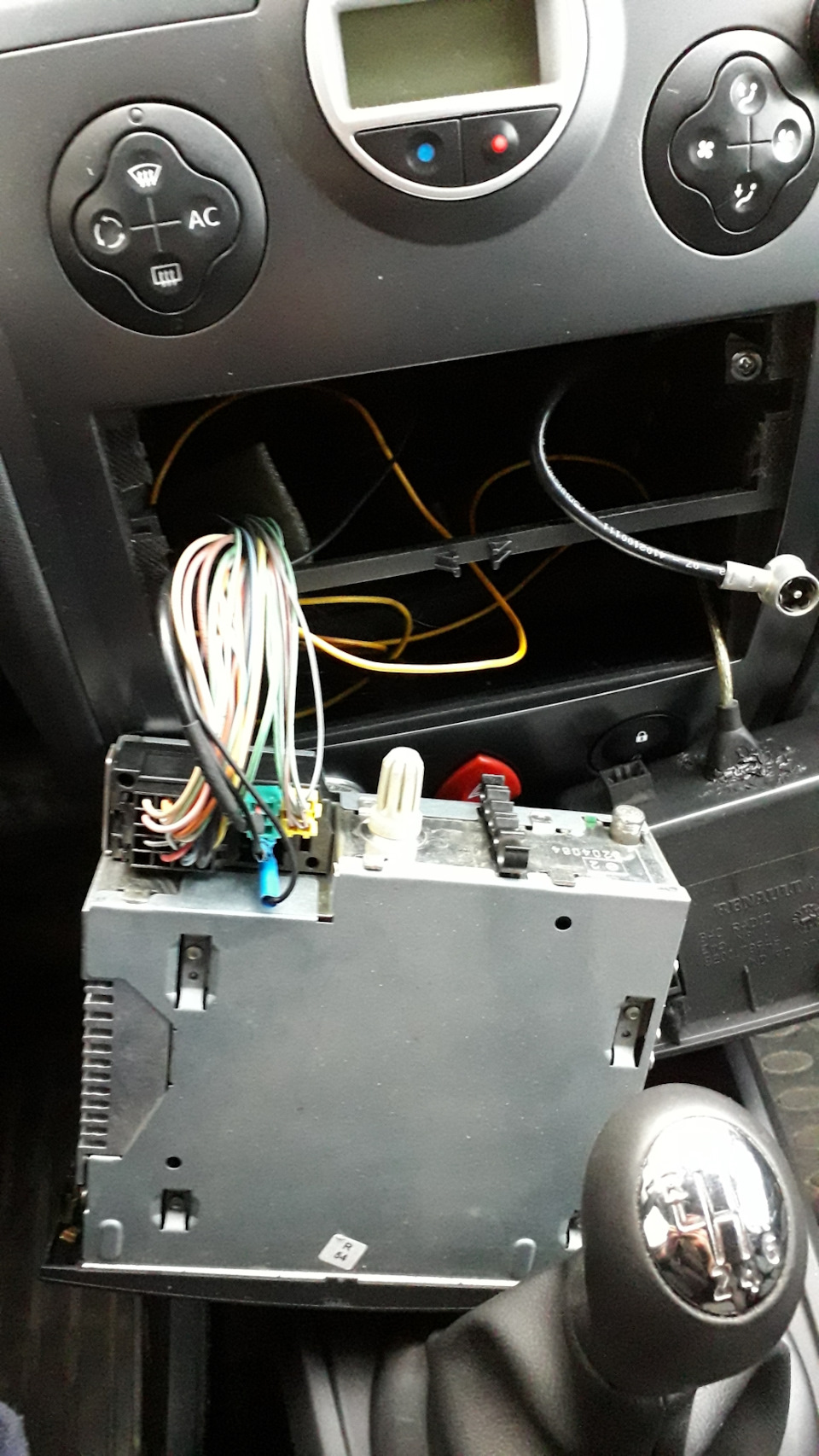 8QAAAgJp7eA 960 Как крепить 2 din магнитолу