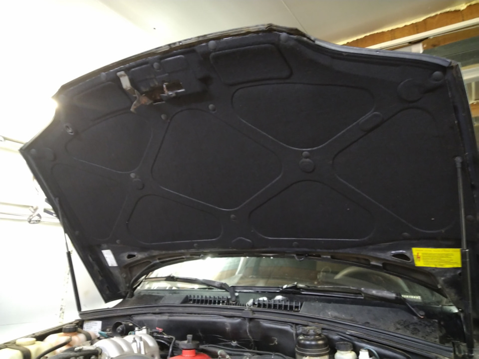 Новая обивка капота — Chevrolet Niva (1G), 1,7 л, 2010 года ...