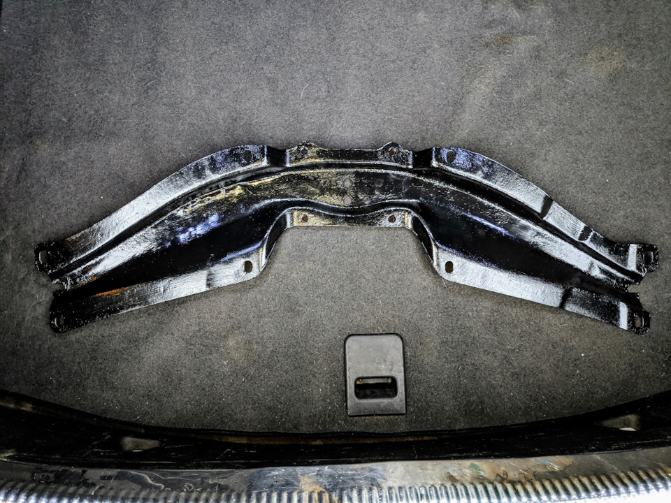 С обратной стороны — Volkswagen Bora (1G)