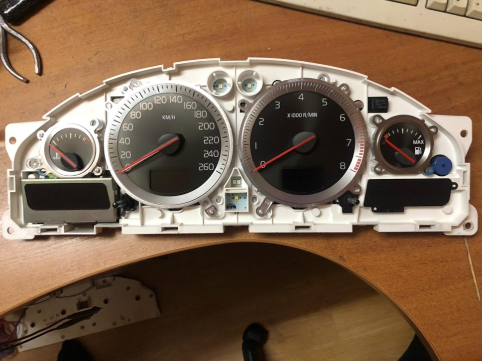 Пропайка приборной панели. #1 — Volvo S60 (1G), 2,4 л., 2006 года ...