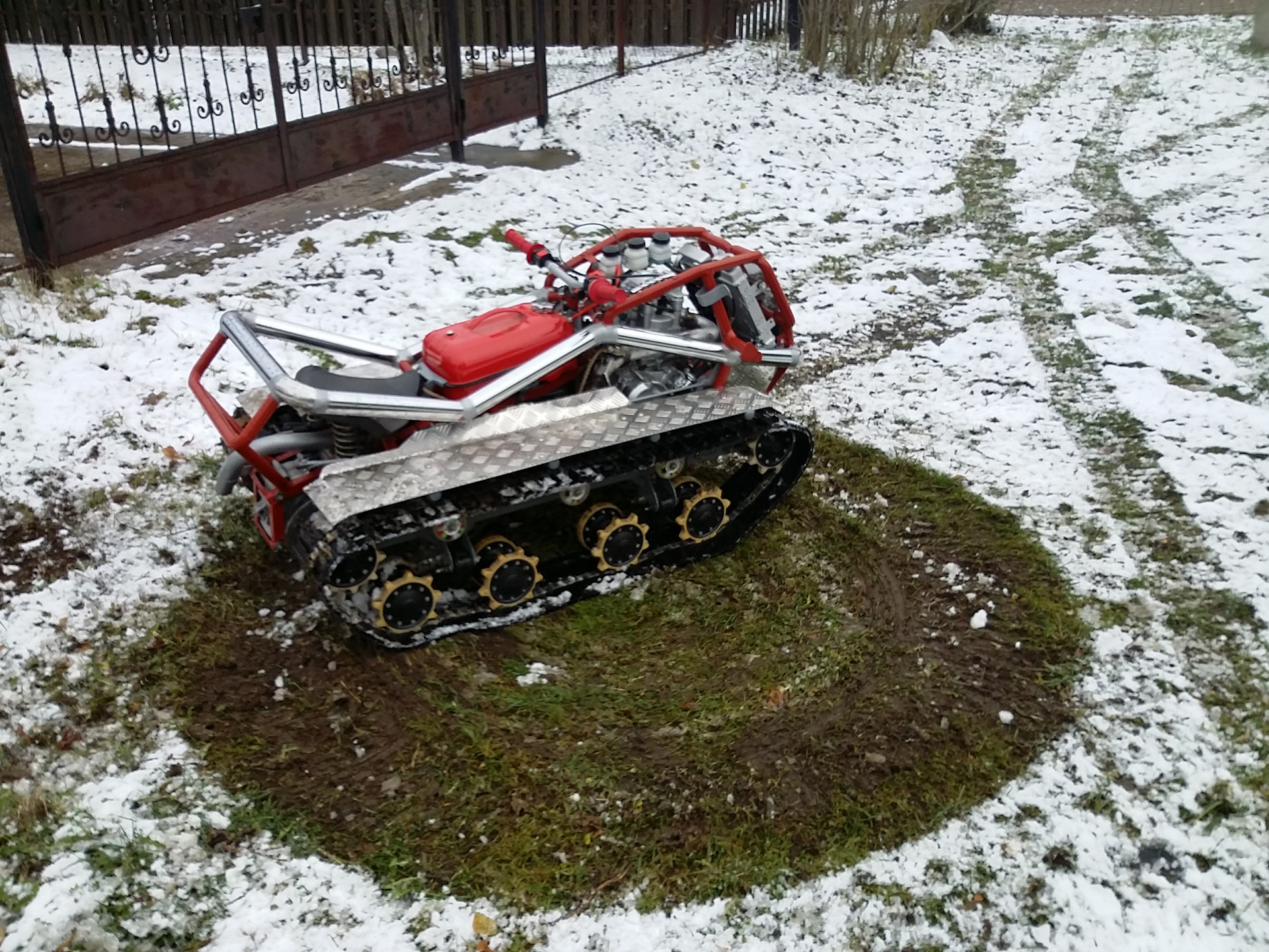 Гусеничный мотовездеход jet snow. Jet snow гусеничный мини вездеход. Гусеничный мотовездеход jet snow. Гусеничный мотовездеход jet snow. Гусеничный вездеход бтс.