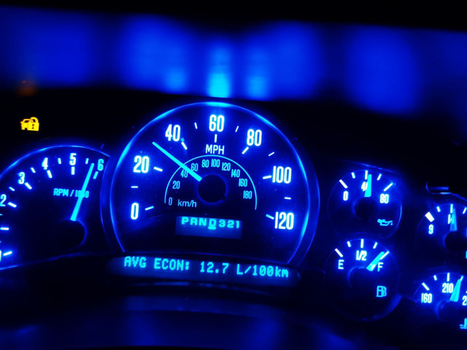 Про расход: 6.0 V8 ест всего 12-13л — Cadillac Escalade (2G), 6 л, 2003 ...