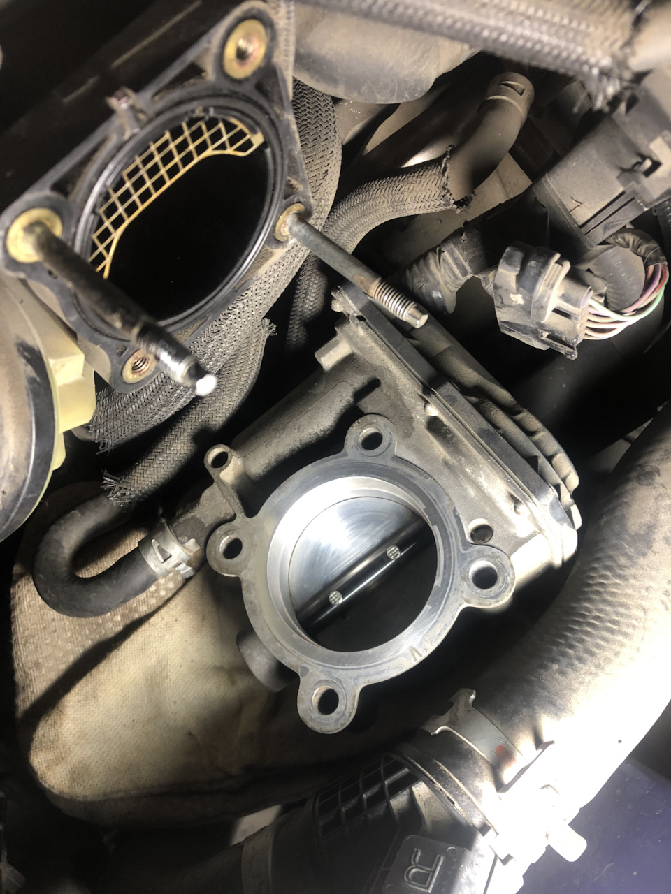 Чистим дроссельную заслонку — Toyota Wish (AE20), 1,8 л, 2010 года ...