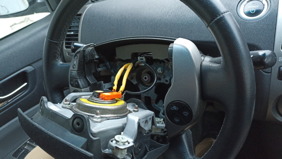 Шлейф + ремонт клаксона — Toyota Prius (20), 1,5 л, 2009 года | своими ...