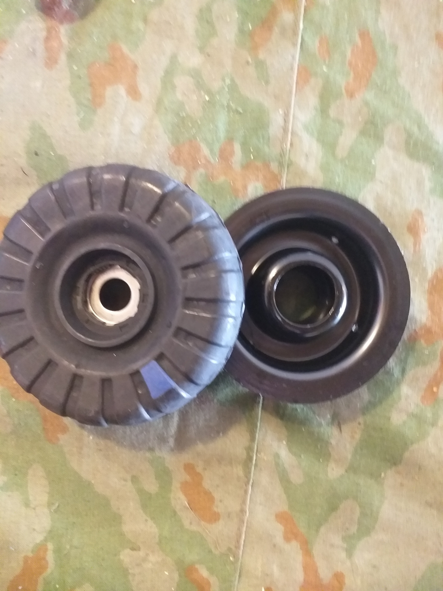 Опора переднего амортизатора авео т250. Опора амортизатора t300 aveo. Опора амортизатора переднего шевроле авео т300. Опоры переднего амортизатора шевроле авео т300. Опора амортизатора авео т300 передняя.