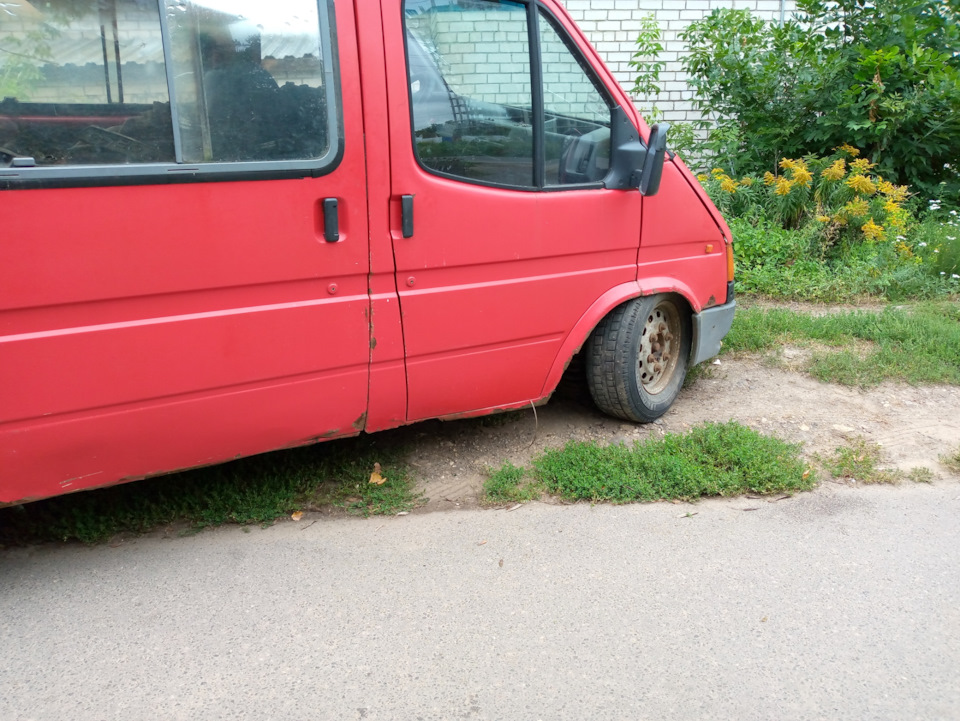 Всё-таки шаровым было плохо — Ford Transit (4G), 2,5 л, 1993 года ...