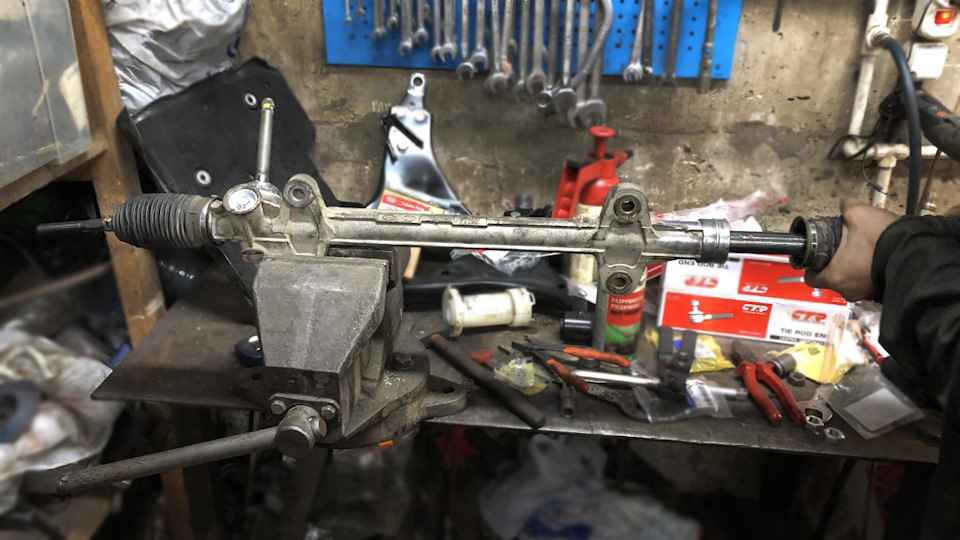 Самая частая неисправность рулевой рейки! — DRIVE2