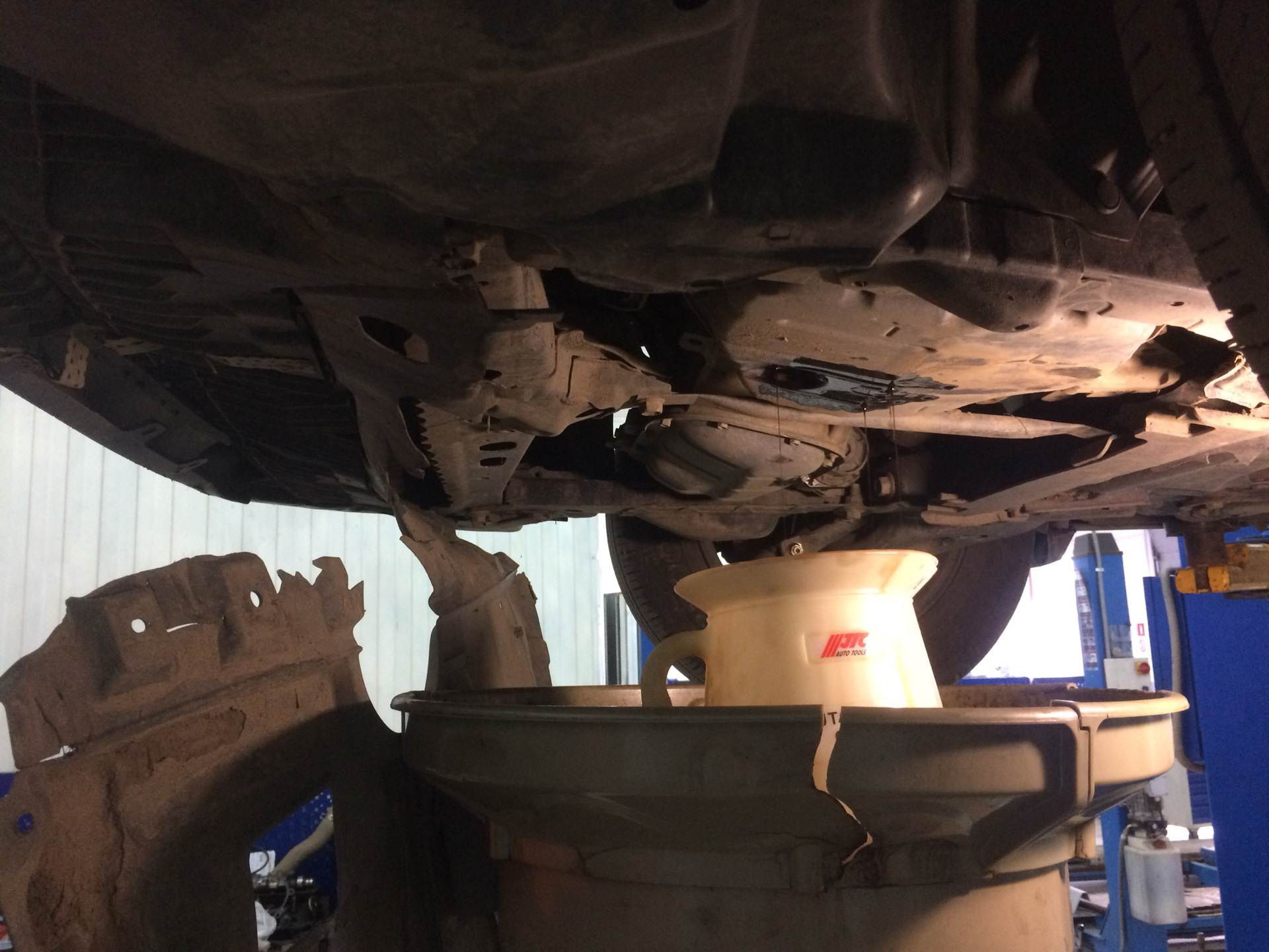 Замена масла двс и вариатор — Toyota Verso, 1,8 л, 2009 года | плановое ...