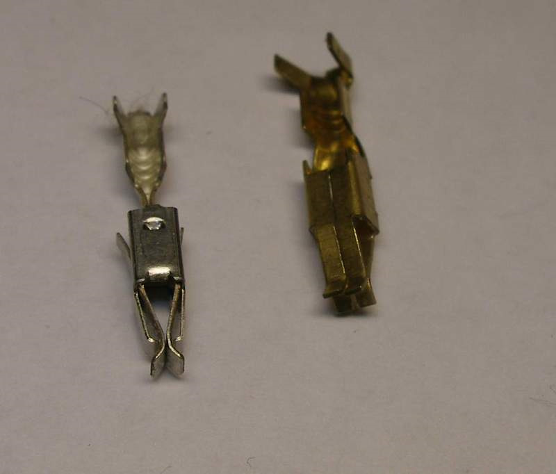 Найти их было очень тяжело. Обошел все магазины города)) Как вариант, похожие контакты можно достать из той же самой фишки ДМРВ) — Lada 21102