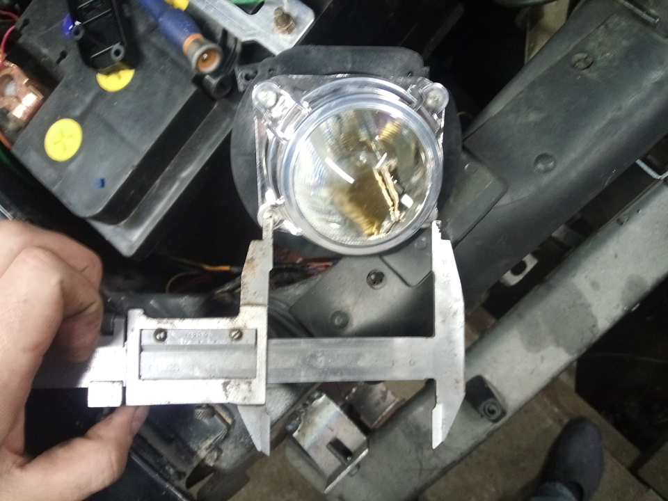 лампа ваз 2190 дальний ближний. лампы 24в на урале в фары. лампочка ближнего света камаз 43118. лампочка ближнего света ваз 2106. какие лампы в фаре камаз.
