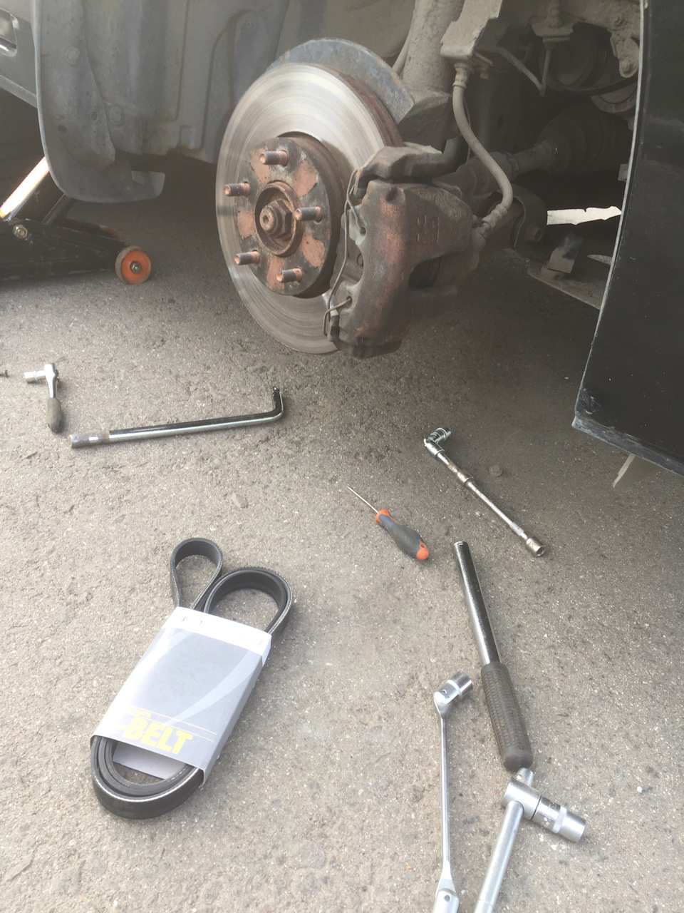 Замена обводного ремня — Mazda 3 (2G) BL, 1,6 л, 2011 года | своими ...