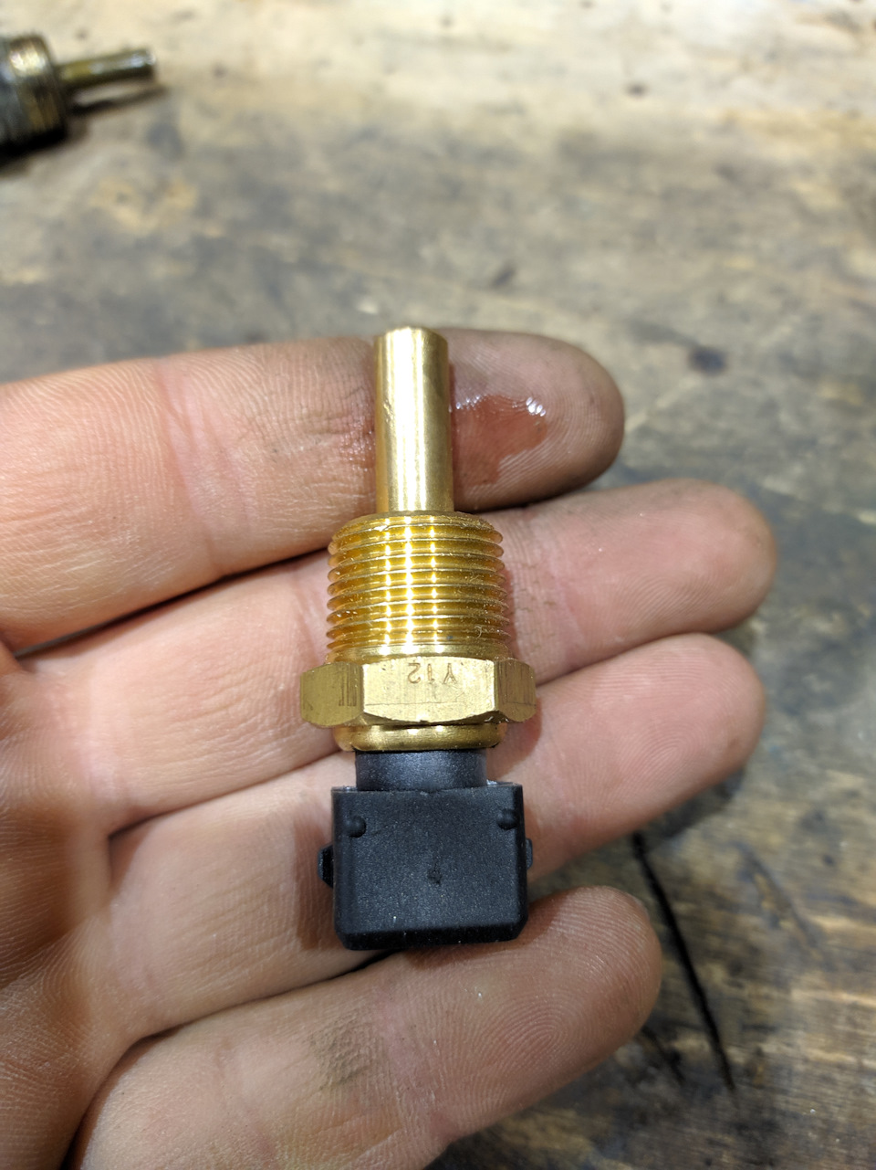 датчик температуры митсубиси каризма 1. 1001896500 датчик температуры. датчик охлаждающей жидкости galant 2. 6. датчик температуры outlander 1.