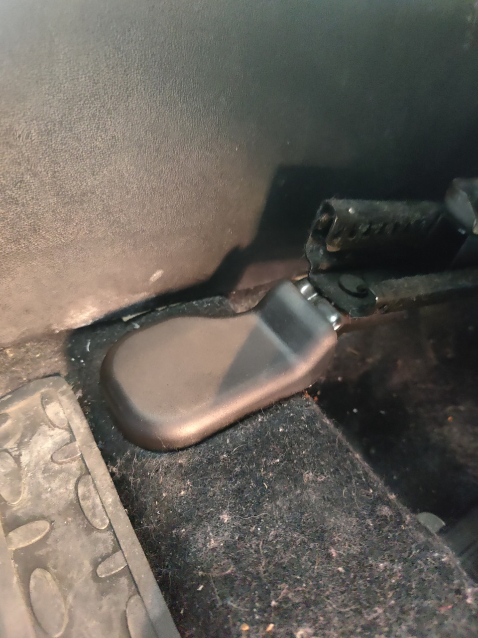 Накладки на крепление сидений — Hyundai ix35, 2 л, 2014 года ...