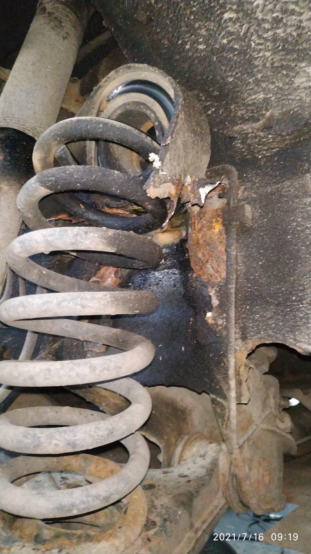 Astra h amortizatr projin. Стакан пружины нива 21213. Мерседес 190 w201 задние пружины. Чашка пружины ваз 2108. Стакан пружины д50.