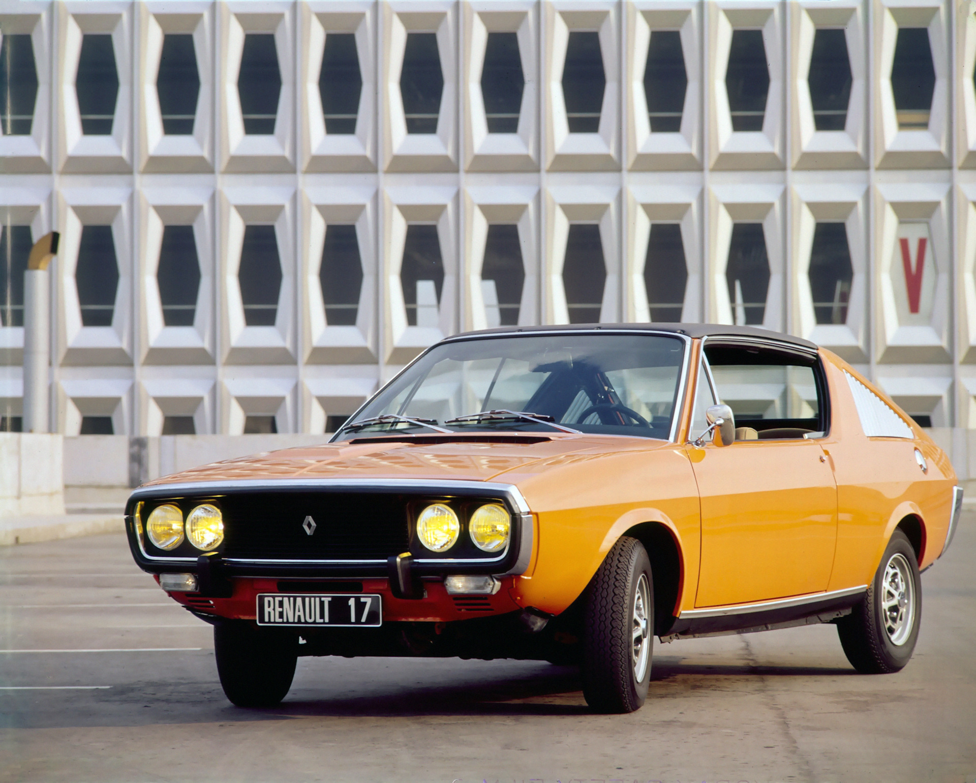 Рено 12 1972. Рено 17. Renault r 370. Renault 17