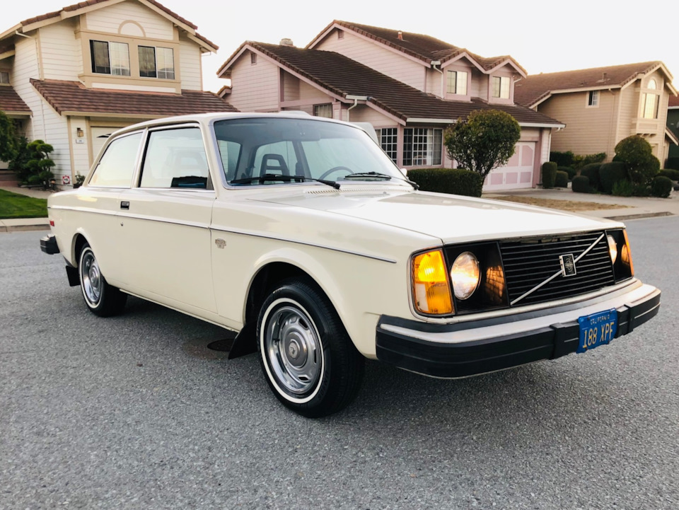 Volvo 242