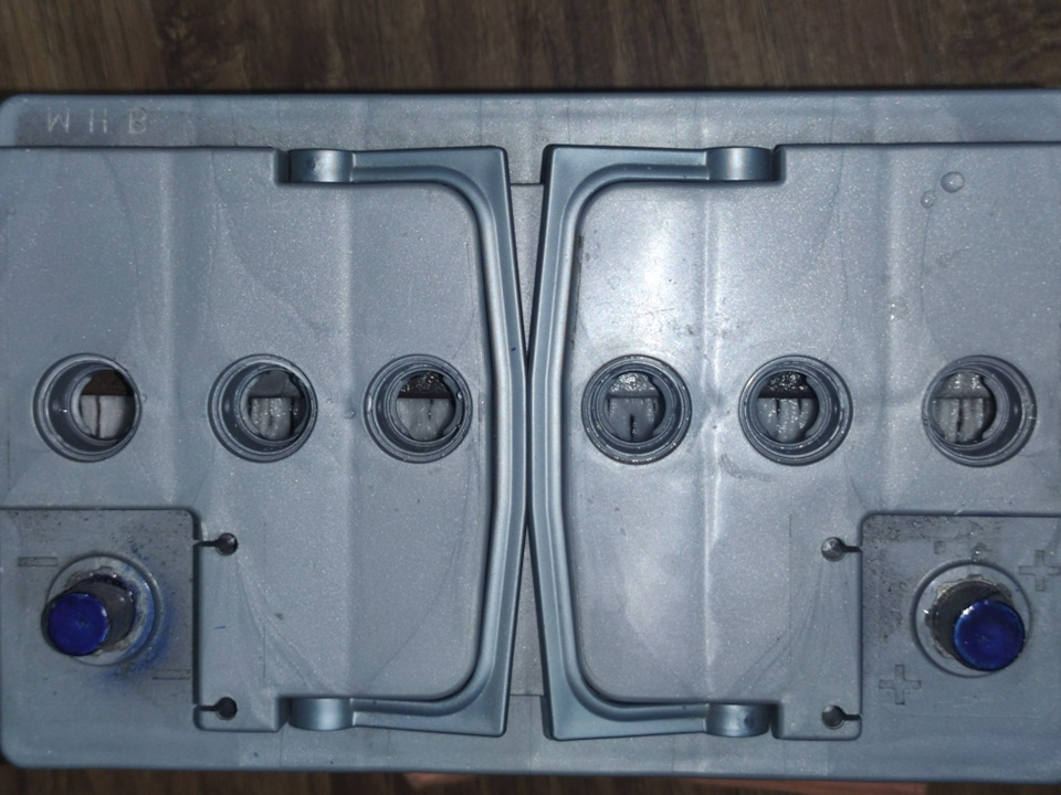 Ячейки заполнены водой — Skoda Superb Mk3