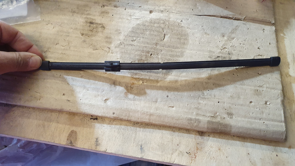 сдвиг крепления на старой щетке — Audi Q5 (1G)