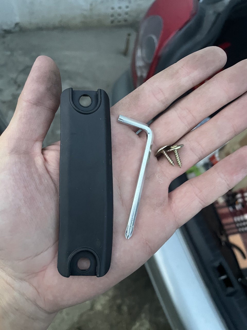 Замена резинки кнопки багажника — Toyota Avensis II, 1,8 л, 2007 года ...