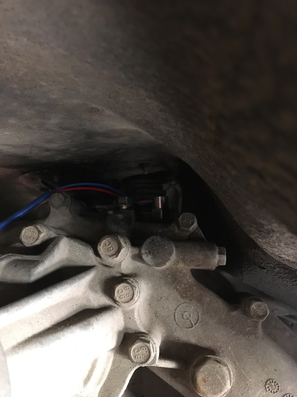 Переключатель переднего привода ховер н2. Полный привод ховер н3. Полный привод ховер н3. Датчик раздатки ховер н3. Ховер н3 включение полного привода.