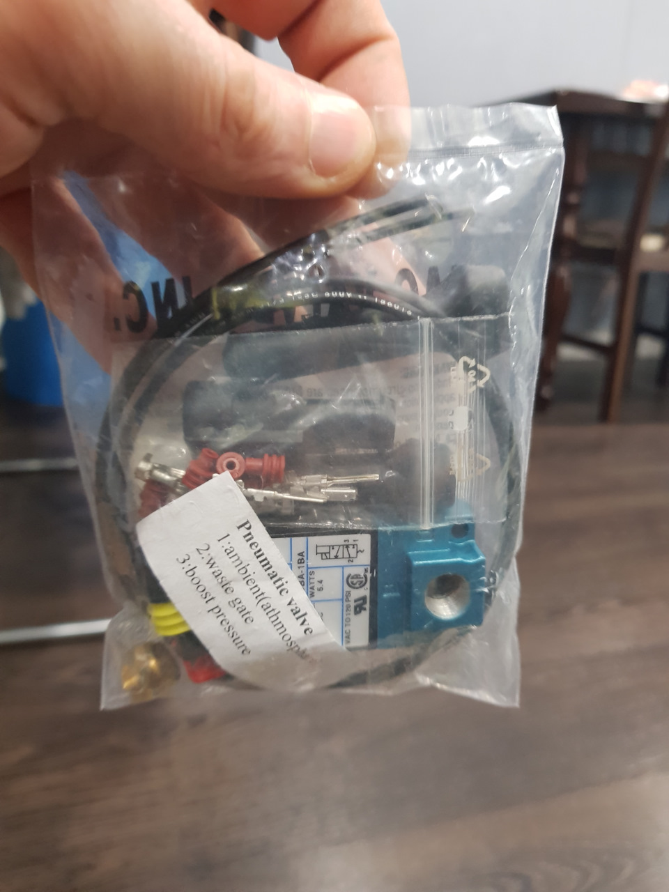 Соленоид управления наддувом — BMW 5 series (E39). Запчасти на фото: T0120