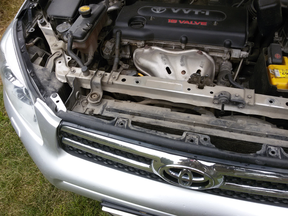 Как снять бампер rav4 Снимаем бампер на Раве. Меняем кронштейн - Toyota RAV4 (III), 2,4 л, 2007 года к