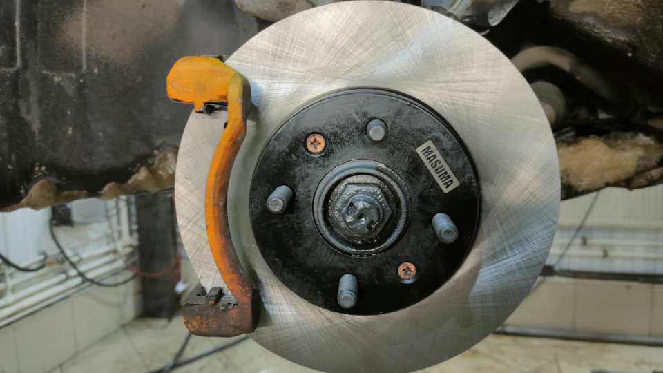 Диск окрашен, а это значит, что ржаветь в первое время не будет. — KIA Rio X-Line