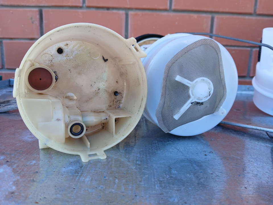 . — Nissan Tiida (1G)