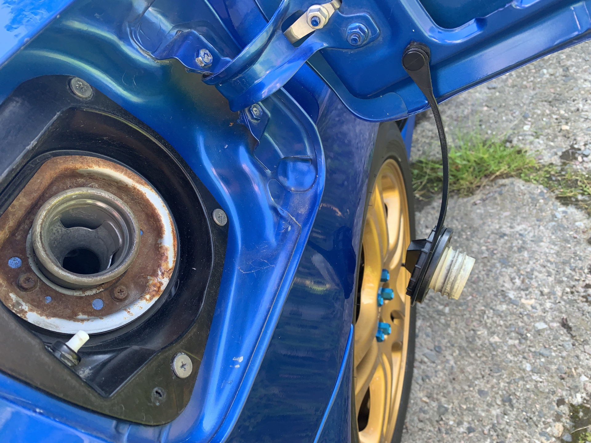 Новый поводок крышки бензобака | Держатель крышки бензобака — Subaru ...