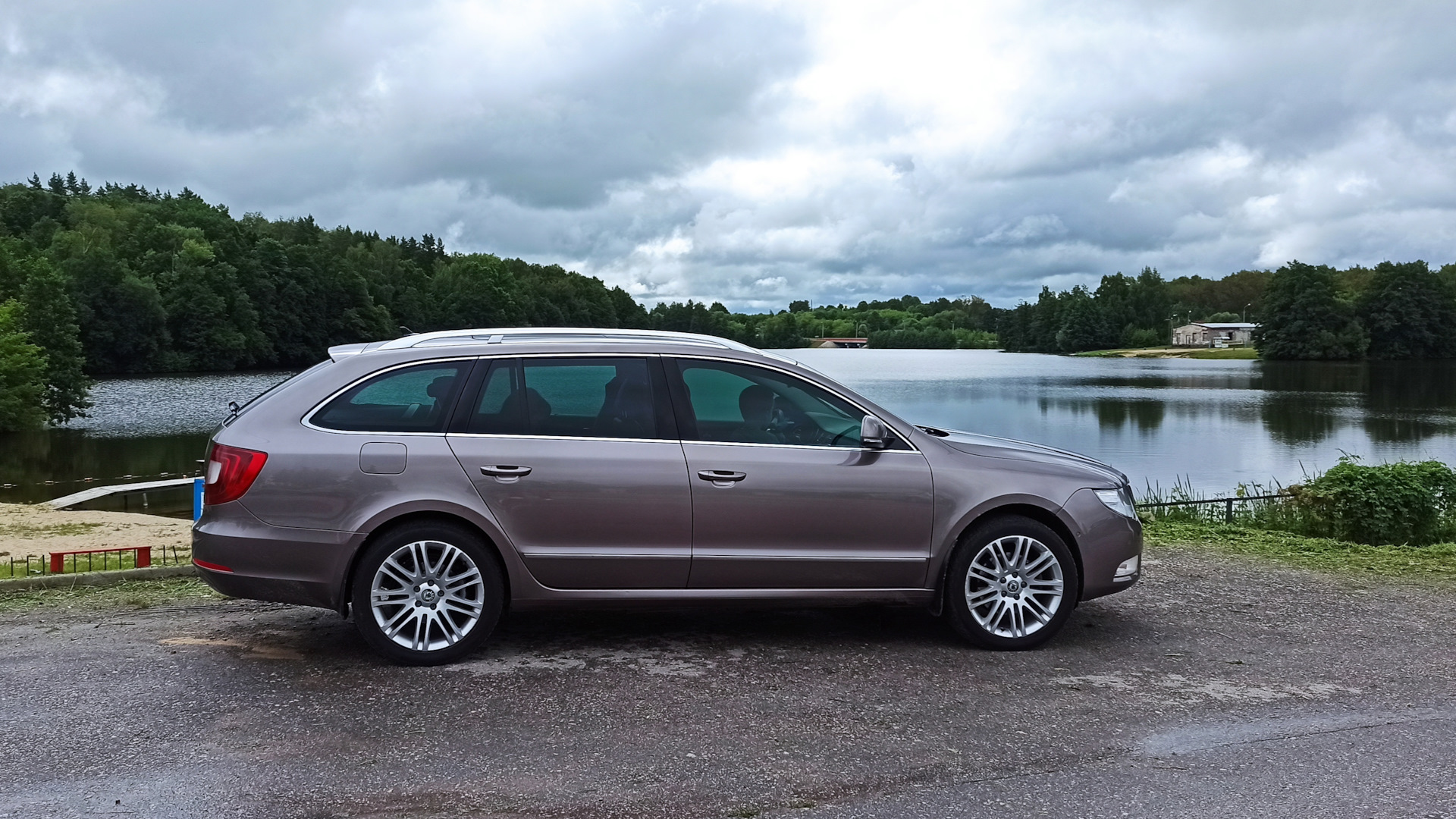 Skoda Superb Combi (Mk2) 2.0 дизельный 2012 | 🇨🇿Czech Airlines✈️ на DRIVE2