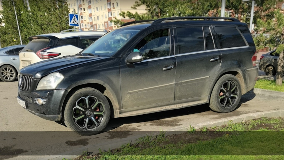 Mercedes-Benz GL-Class (Старенький аристократ)
