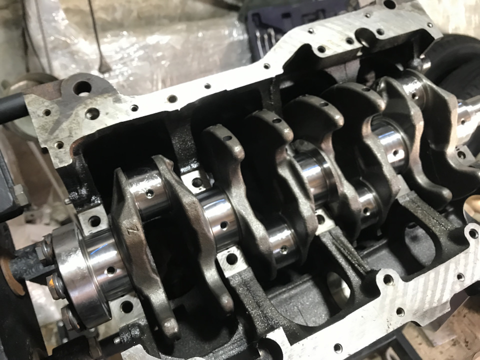 2 — Mitsubishi Airtrek