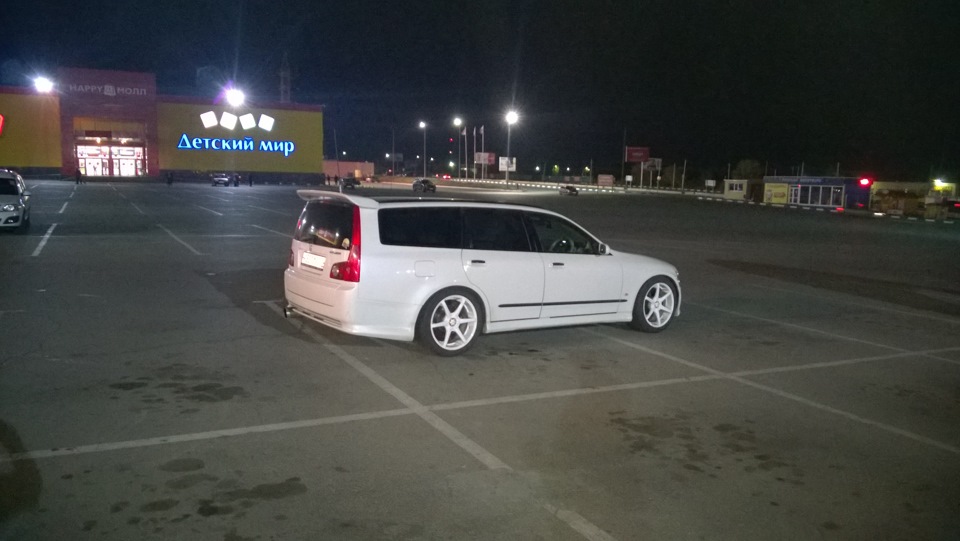 Саратов, белая и черная. — Nissan Stagea (M35), 2,5 л, 2001 года ...