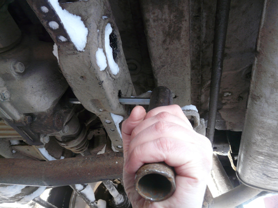 акпп ниссан икстрейл т30. ниссан х-трейл т30 вид снизу. замена масла ниссан х трейл т30. замена масла ниссан х трейл т30. ниссан х-трейл 2.