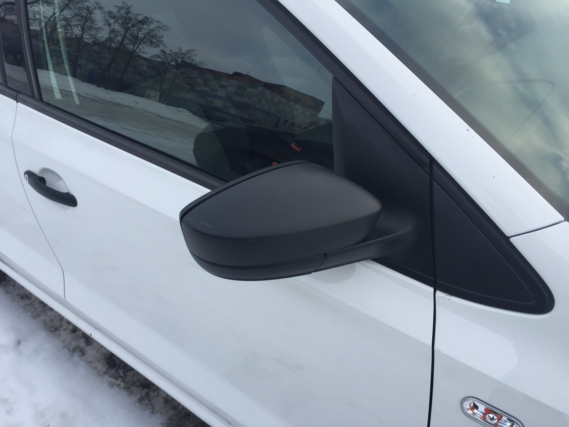 Volkswagen polo зеркала. VW Polo 2013 черные зеркала. Зеркала VW Polo sedan. VW Polo sedan 2014 зеркало. Механическое зеркало Фольксваген поло седан.