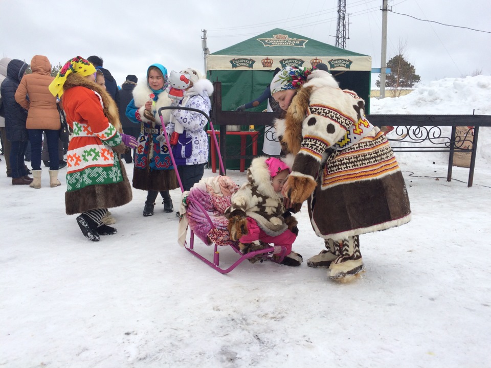 Погода русскинская 10. День оленевода лягушки Аксарка. День оленевода Щучье 2021. Аксарка Ханты. Наше угодье Русскинская.