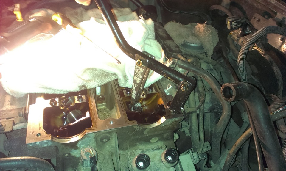 Замена сальников клапанов без снятия ГБЦ — Ford Escort Mk6, 1,8 л, 1998 ...