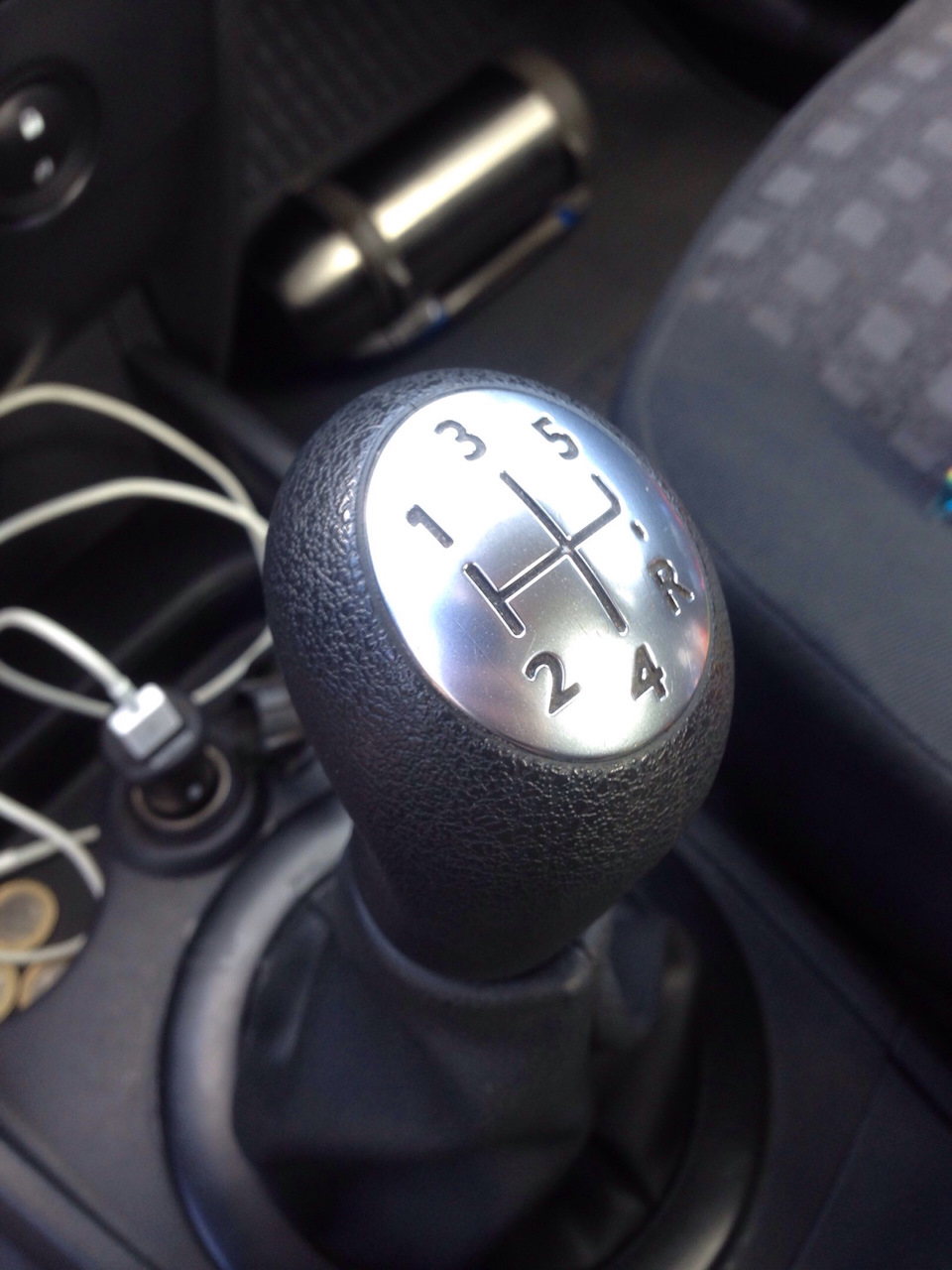 Обтяжка кожей дверных карт и покраска элементов салона — Renault Megane ...