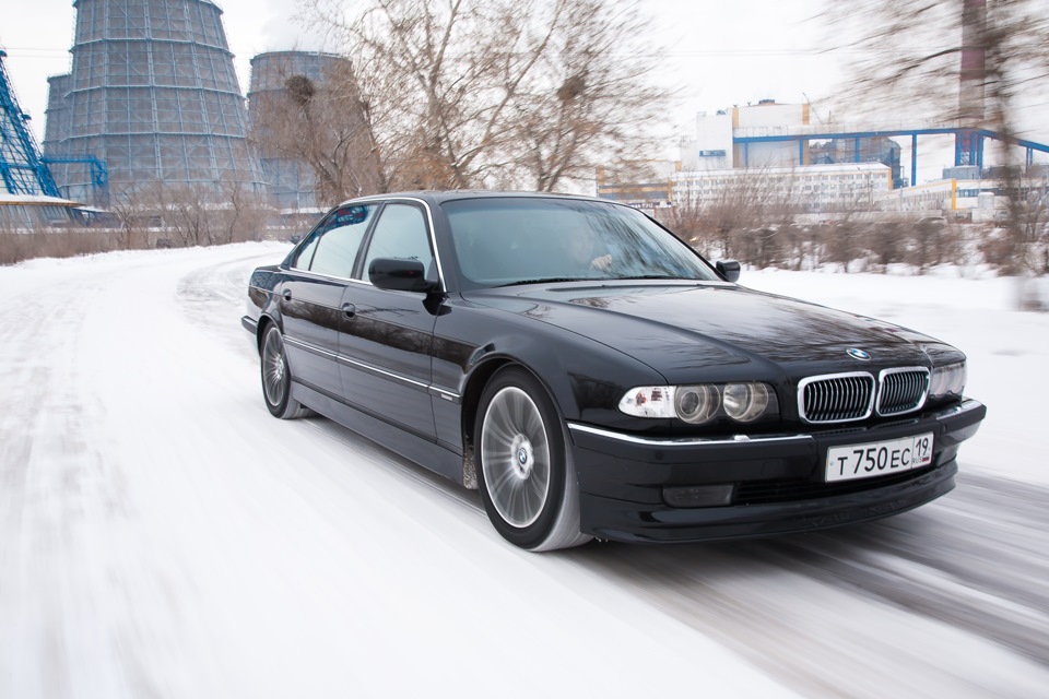 Bmw 750il e38. BMW e38 750il. BMW 750i е38. БМВ 750 е38. БМВ Е 38 750 li.