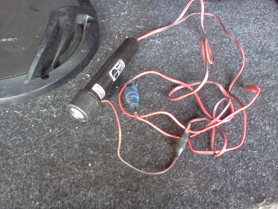 Ходовые огни с 3 проводами. Контроллер для стробоскопа. Провод стробоскоп. Светодиодная rt371. Бортовой компьютер для лодочного мотора suzuki.