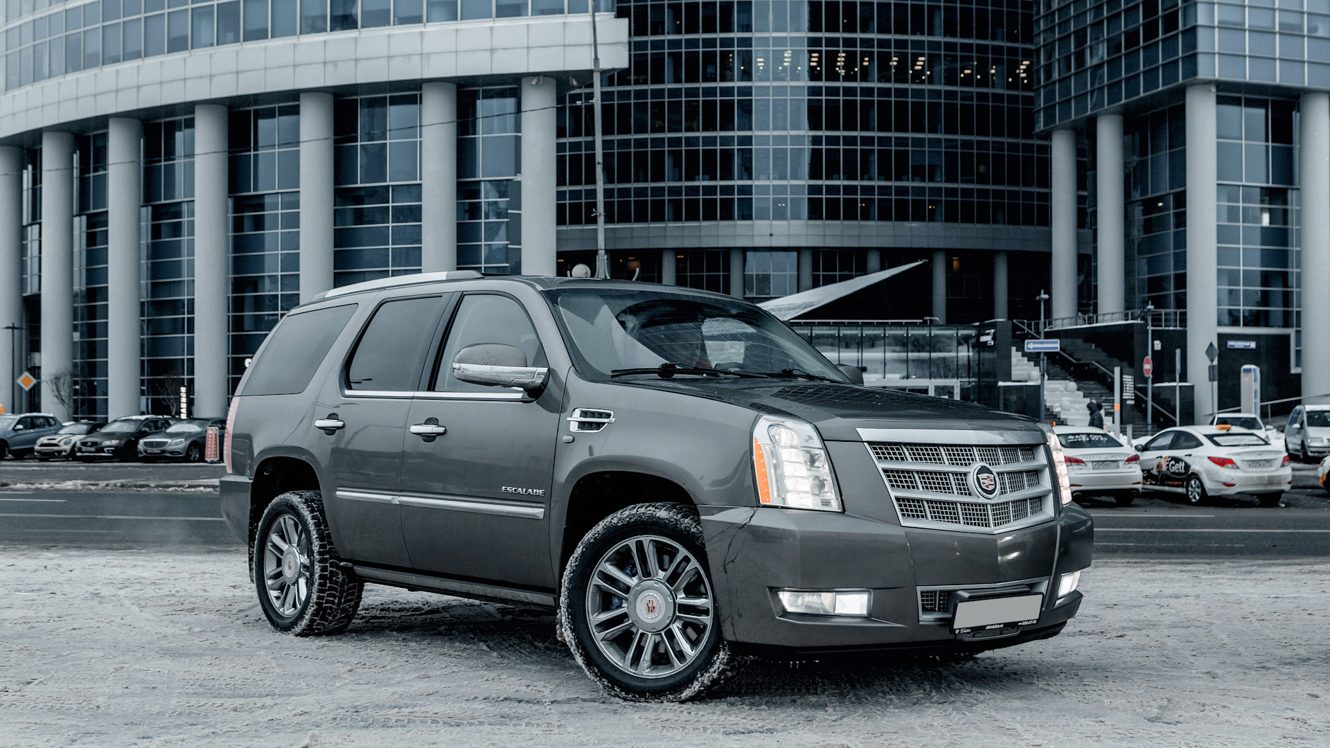 Cadillac escalade третьего поколения минусы