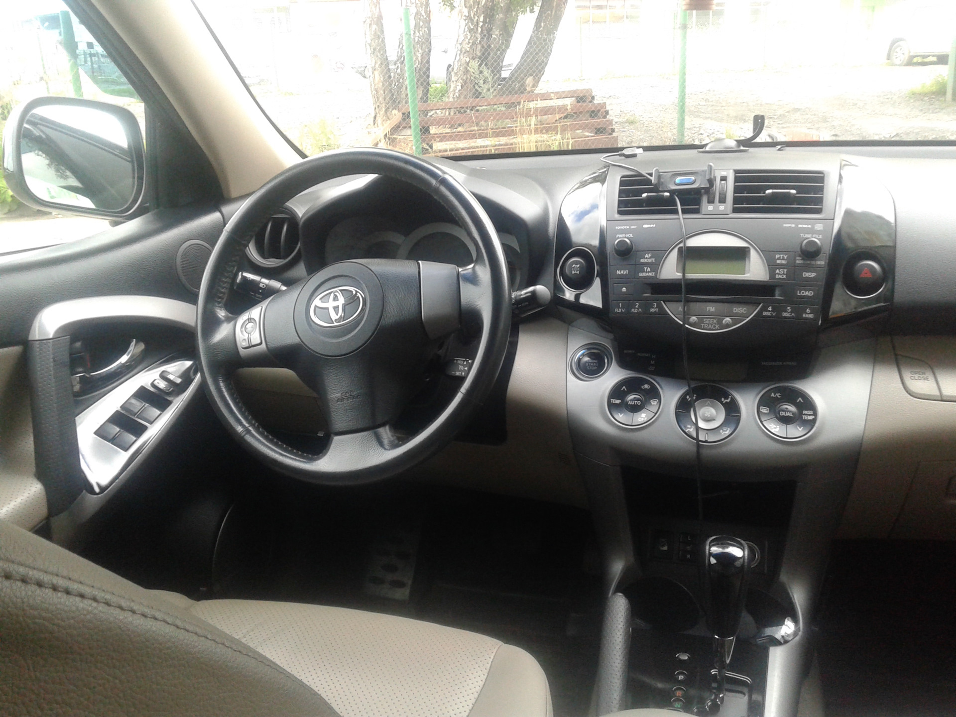 Тойота рав 4 2007. Toyota rav4 2007 салон. Рав 4 2007 салон. Тойота рав 4 2007 года салон. Toyota rav4 2006 салон.