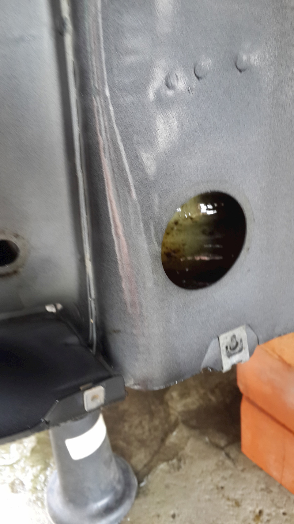 8a4cdd6s 960 Как обработать пороги автомобиля изнутри самому на гранте