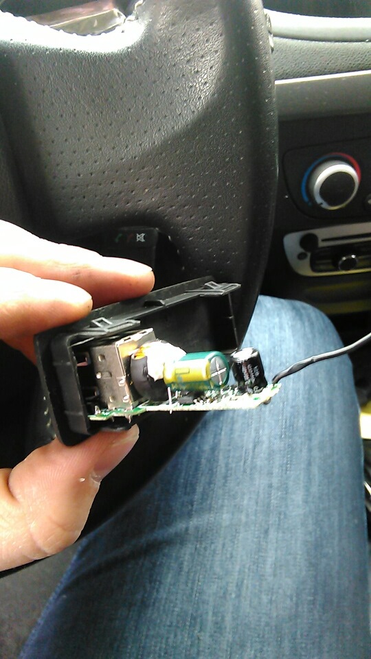 USB автономное — Renault Fluence, 1,6 л, 2013 года | электроника | DRIVE2
