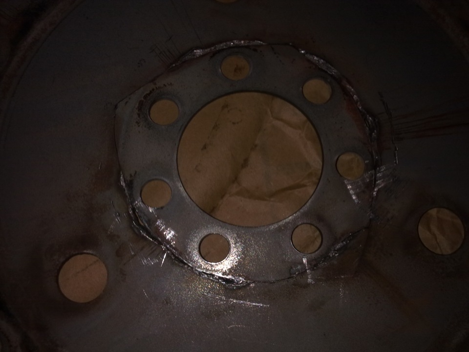 треск под капотом при запуске и сбросе оборотов. — DRIVE2